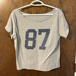 Aeropostale Gray Tee with Navy '87' Print